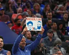 关于赛地聚焦：社区盾赛前热度飙升，费城76人防线松动，引发热议，临场指挥获称赞的信息-九游娱乐网站